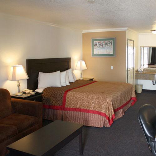 Regency In Angeles Hotel 2*